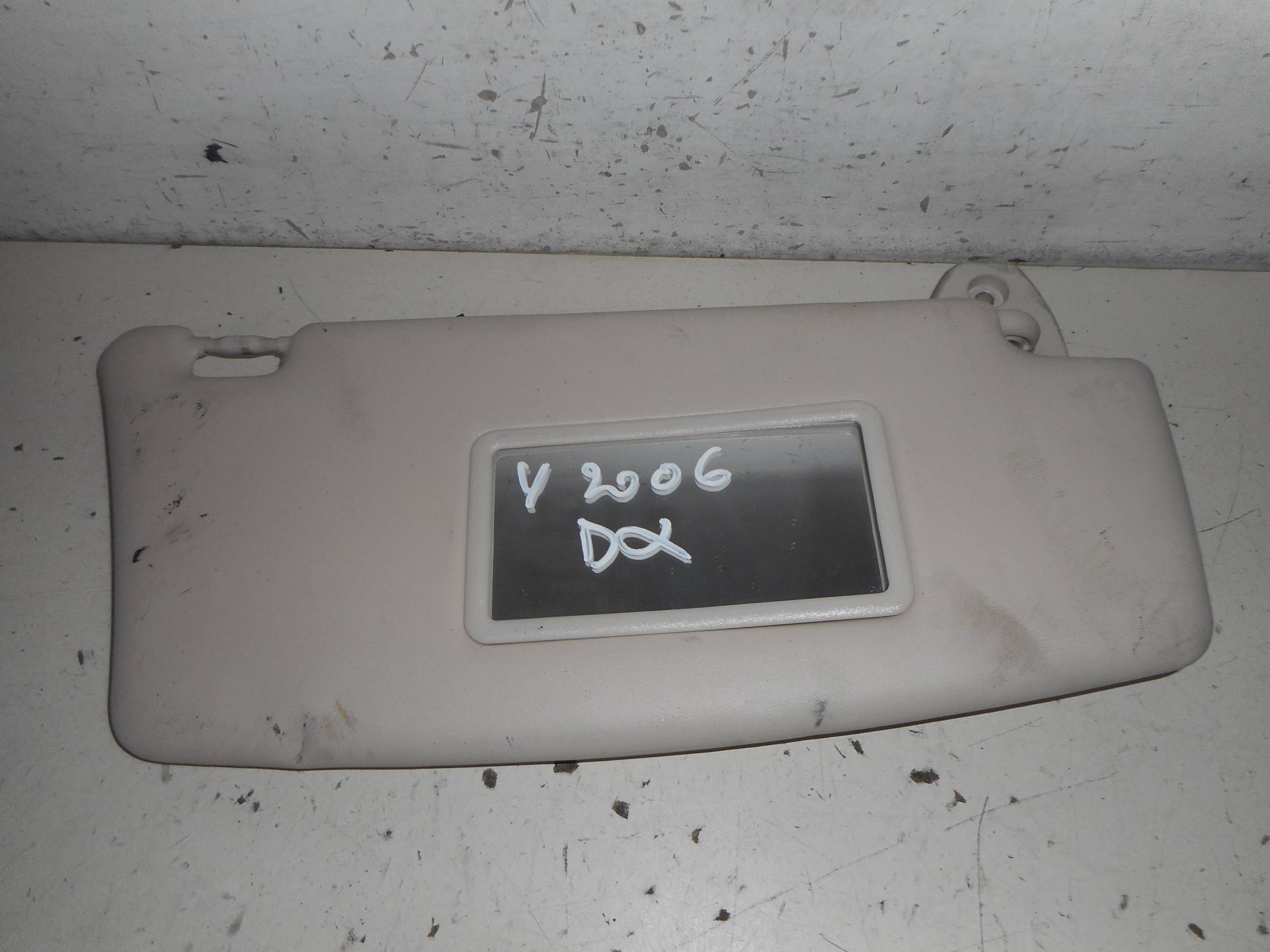 Aletta parasole parabrezza dx.